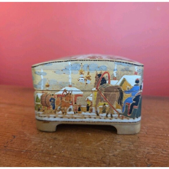 Vtg Russian hand painted Jewelry / Trinket Box horse sleigh Snow art signed - Picture 3 of 12